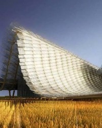 K1体育平台- 雷根斯堡建造透明看台，玻璃材质打造视觉革命