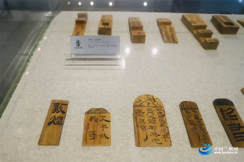  亚眠启用沉浸式博物馆，百年队史数字化呈现  